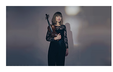 The London Mozart Players featuring violinist Fenella Humphreys, conducted by Jonathan Bloxham