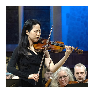 Joo Yeon Sir and the London Mozart Players